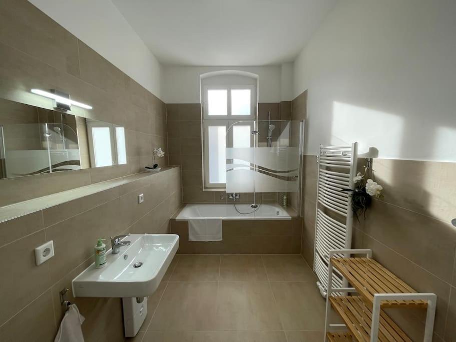 Lucky Stays Ls10 - Vollausstattung - Zentrum - Aufzug - Grosse Kueche - 2 Zimmer - Smart-Tv Magdeburgo Esterno foto